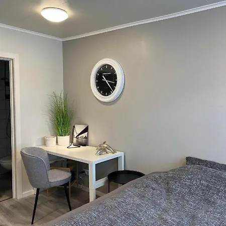 Helena's Studio, 104 * Reikiavik